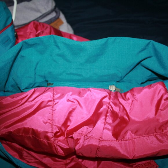 Women's North Face Coat - Picture 12 of 12
